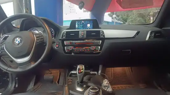 BMW-120i-2019