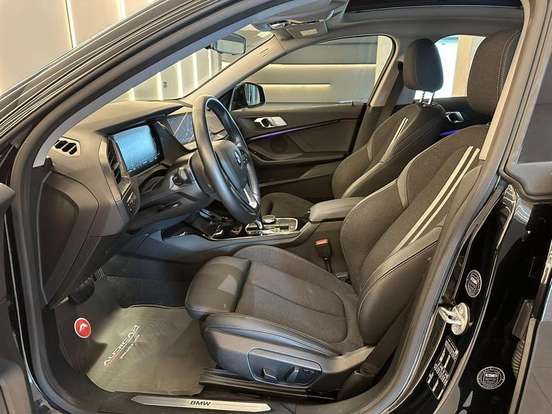 BMW-218i-2021