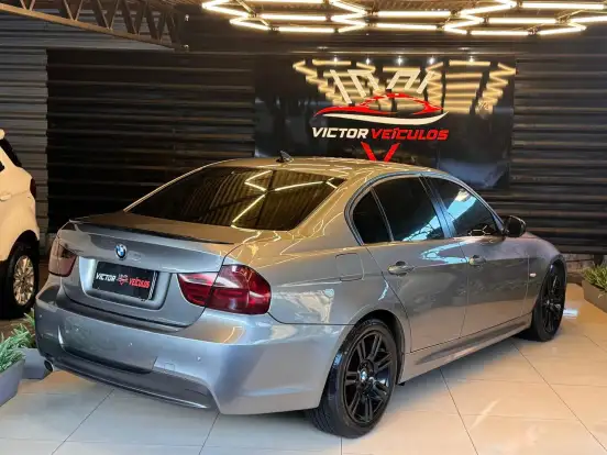 BMW-318i-2012