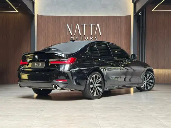 BMW-320i-2023