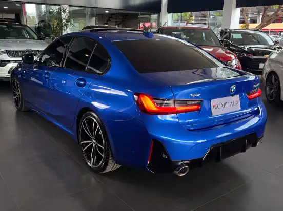 BMW-320i-2023