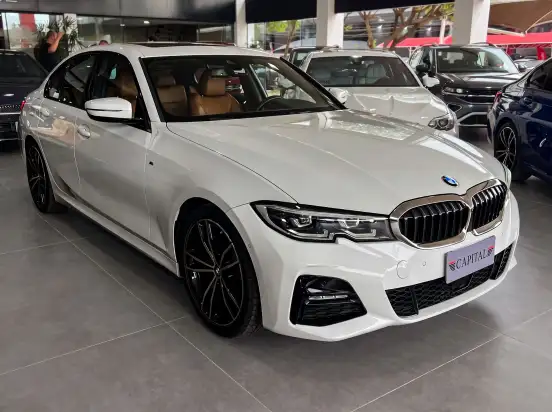 BMW-320i-2021