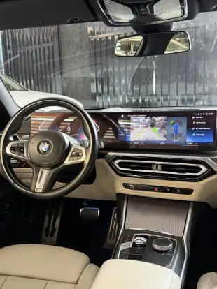 BMW-320i-2022
