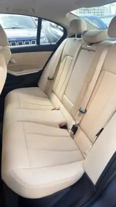 BMW-320i-2021