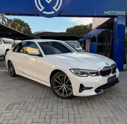 BMW-320i-2021