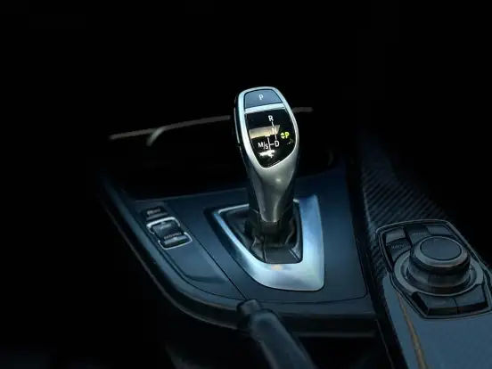 BMW-320i-2016