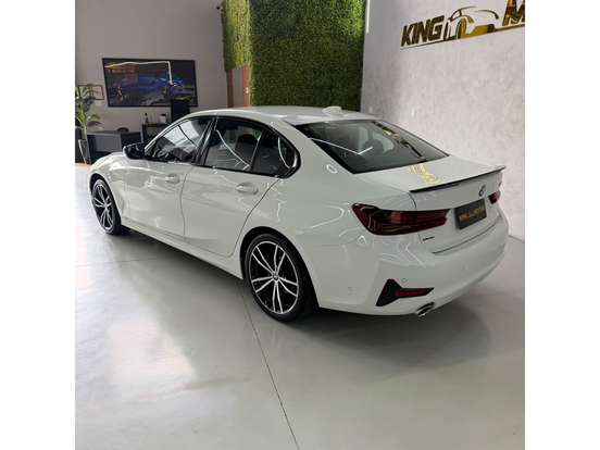 BMW-320i-2020