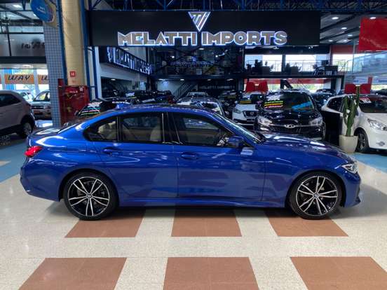 BMW-320i-2022