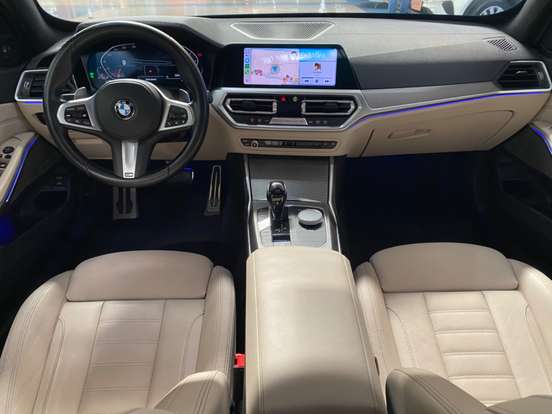 BMW-320i-2022