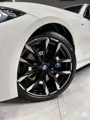 BMW-320i-2025