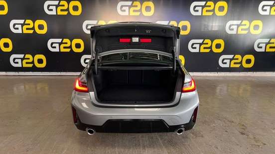 BMW-320i-2022