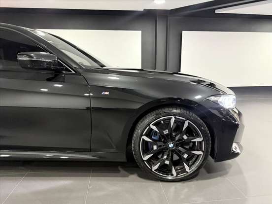 BMW-320i-2025