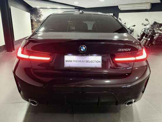 BMW-320i-2025