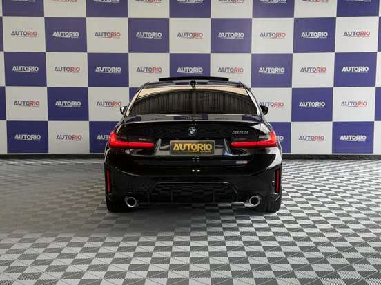 BMW-320i-2022
