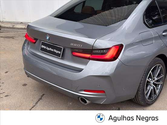 BMW-320i-2025