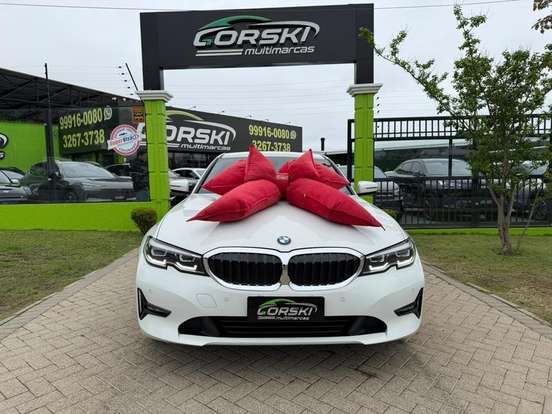 BMW-320i-2020