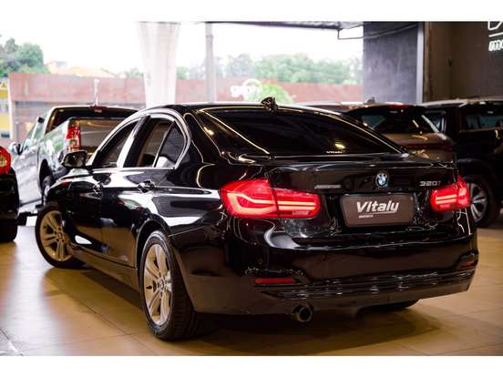 BMW-320i-2.0 SPORT 16V TURBO ACTIVE FLEX 4P AUTOMÁTICO BMW-320i-2017
