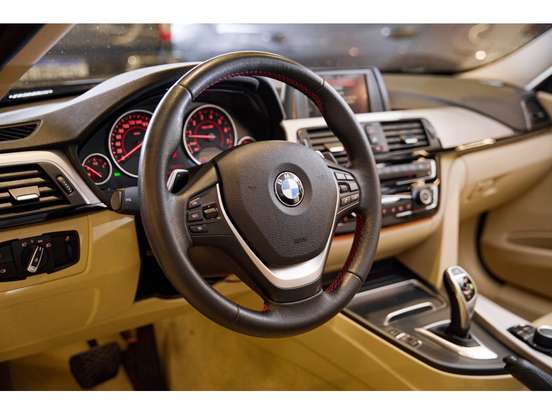 BMW-320i-2017