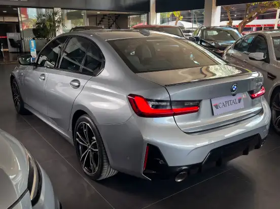 BMW-330e-2024