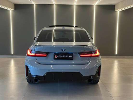 BMW-330e-2025