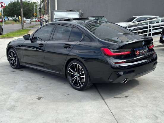BMW-330e-2019