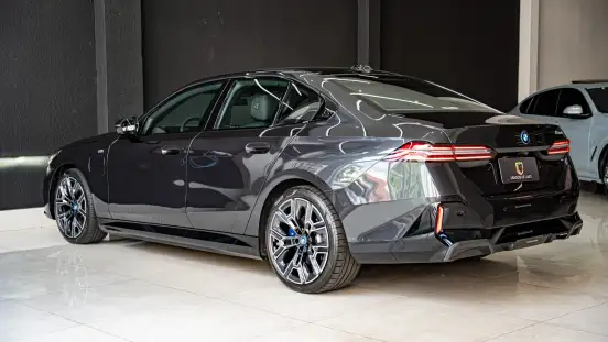 BMW-530e-2025