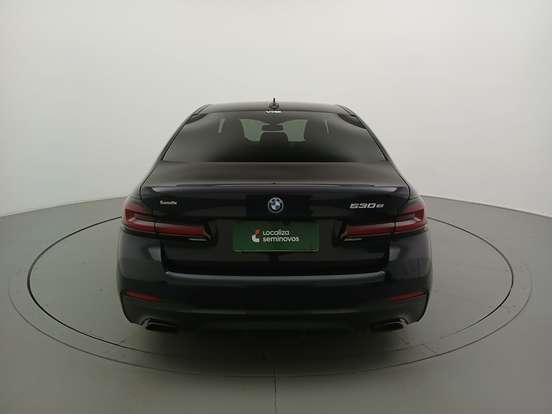 BMW-530e-2021