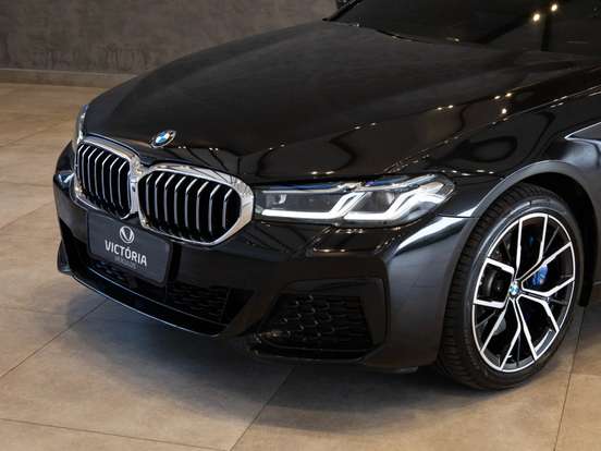 BMW-530e-2021
