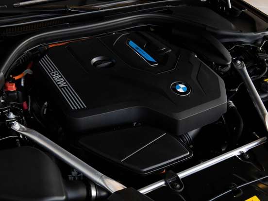 BMW-530e-2021