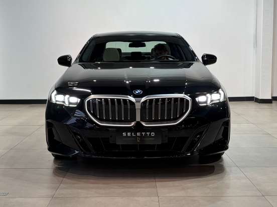 BMW-530e-2.0 TWINPOWER PHEV M SPORT AUTOMÁTICO BMW-530e-2024