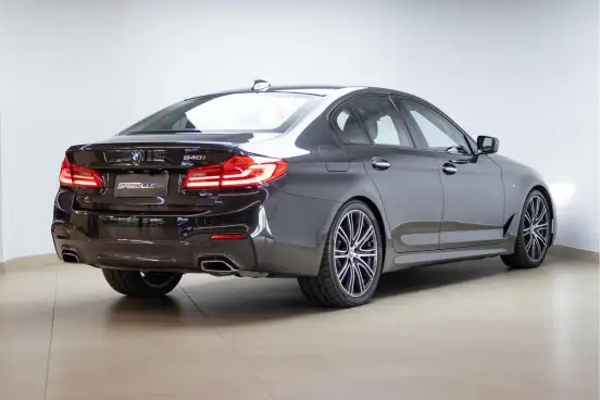 BMW-540i-2018