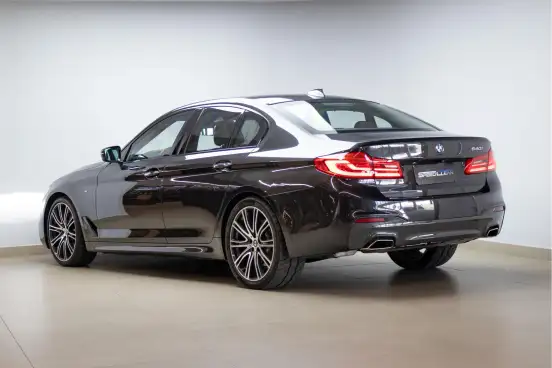 BMW-540i-2018
