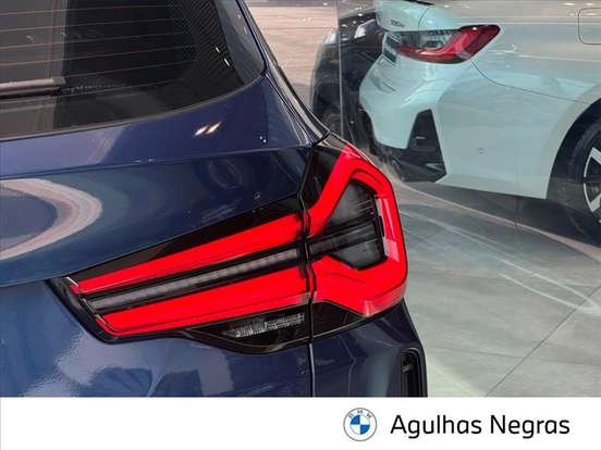 BMW-iX3-2024