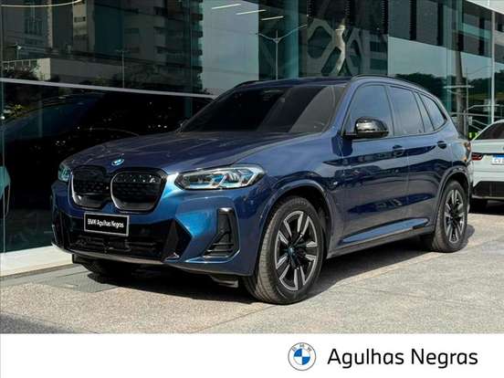 BMW-iX3-2024