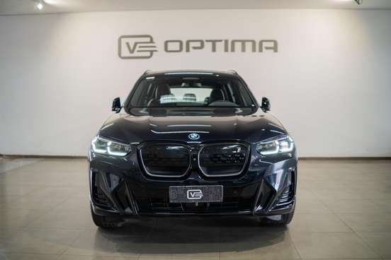 BMW-iX3-2023