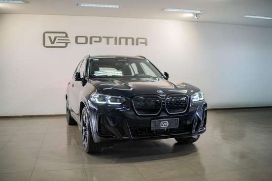 BMW-iX3-2023