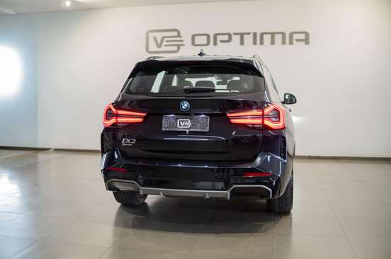 BMW-iX3-2023