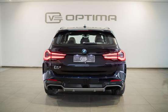 BMW-iX3-2023