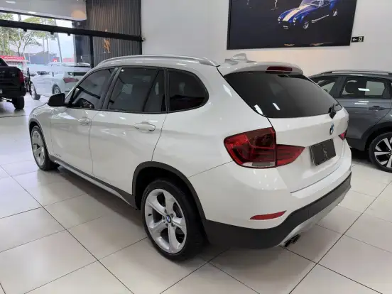 BMW-X1-2.0 16V TURBO GASOLINA SDRIVE20I 4P AUTOMÁTICO BMW-X1-2012