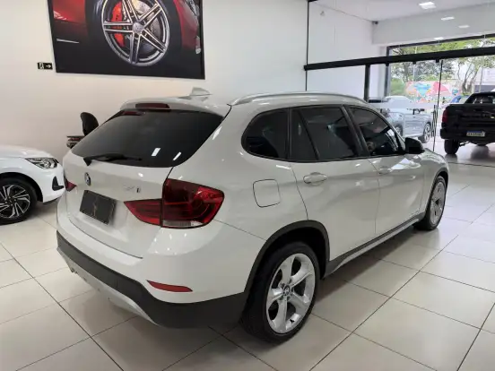 BMW-X1-2.0 16V TURBO GASOLINA SDRIVE20I 4P AUTOMÁTICO BMW-X1-2012