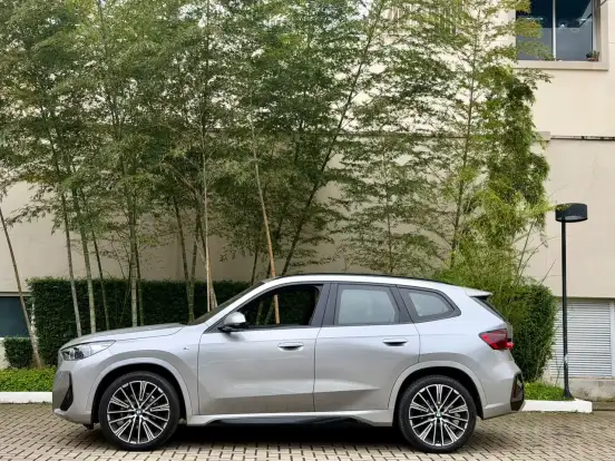 BMW-X1-2023
