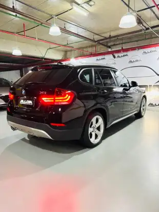 BMW-X1-2013