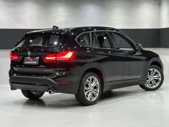 BMW-X1-2021