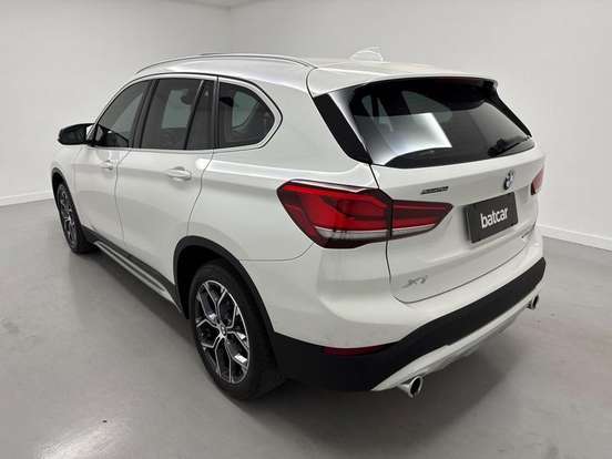 BMW-X1-2021