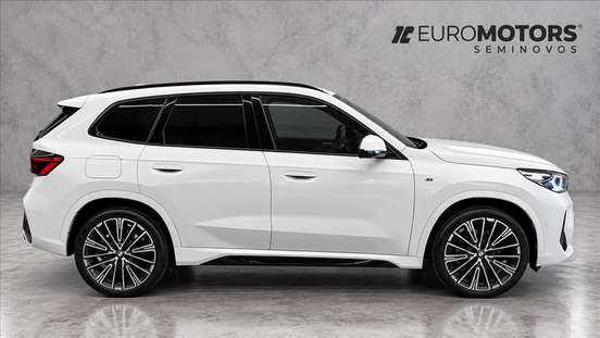 BMW-X1-2024