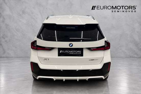 BMW-X1-2024