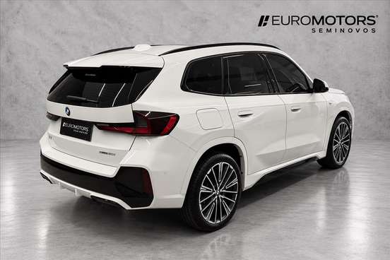 BMW-X1-2024