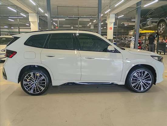 BMW-X1-2023