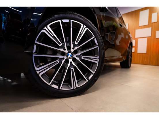 BMW-X1-2024