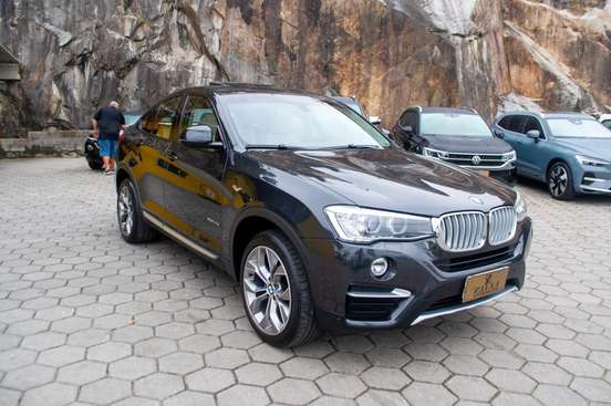 BMW-X4-2017
